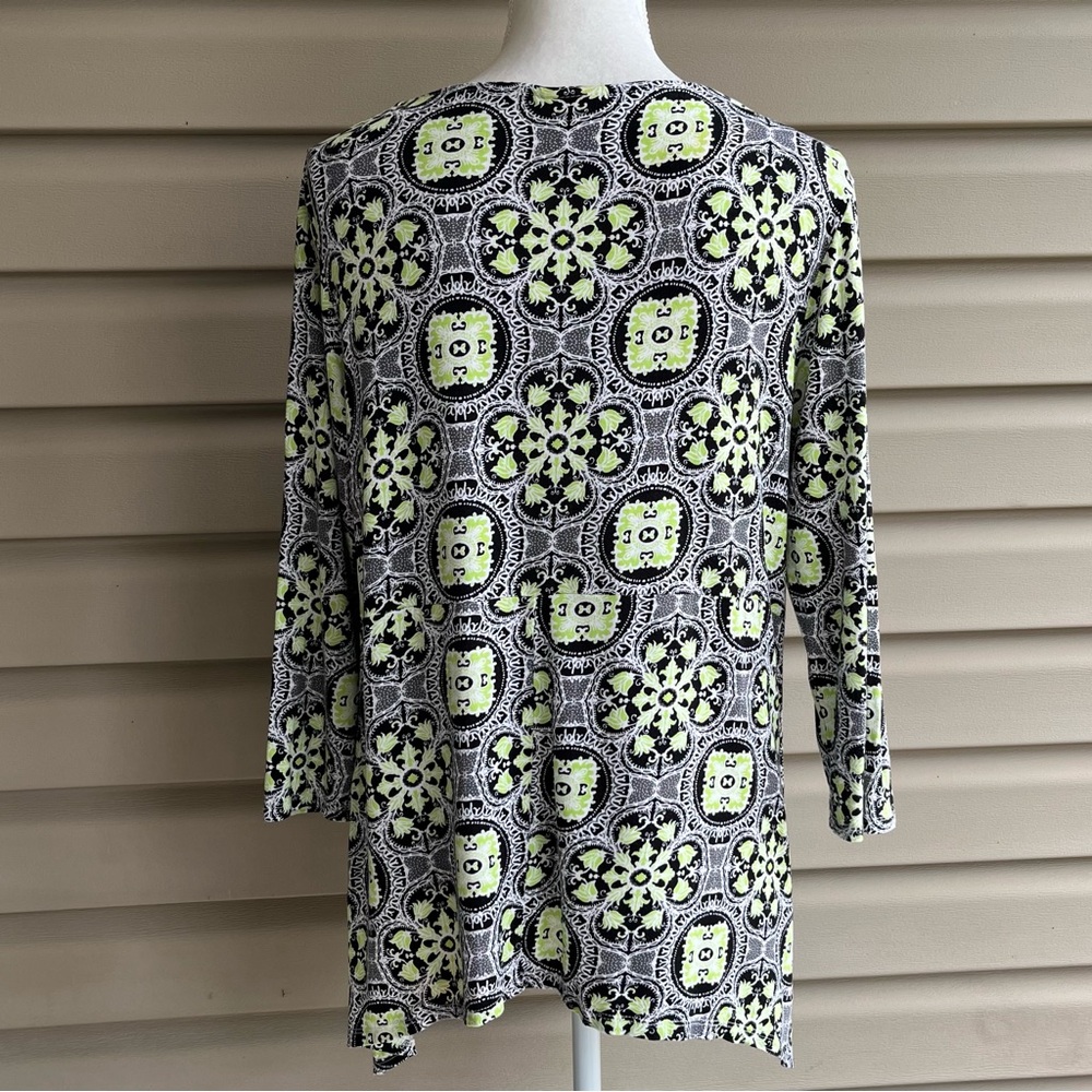 •Ruby Rd.• Three-Quarter Sleeve Patterned Top - Size Medium - Picture 5 of 7